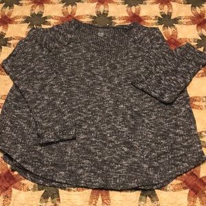 Long sleeve light sweater